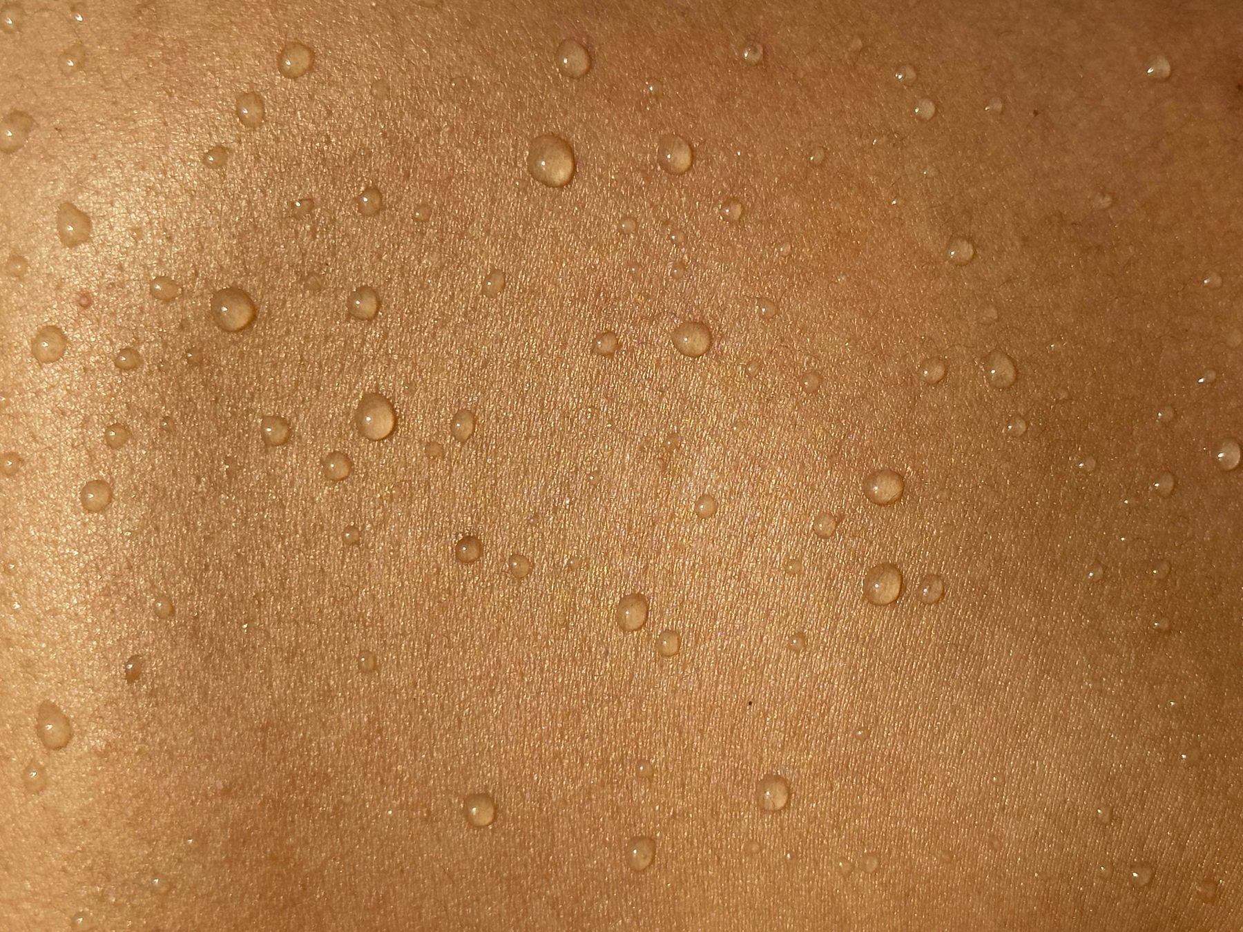 Haut mit Feuchtigkeitstropfen